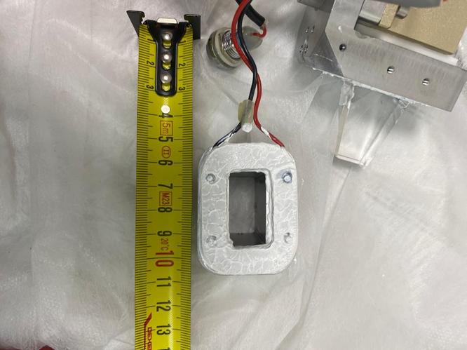 Термоэлементы ручки диодного лазера в увеличении Пельтье в манипуле лазера крупным планом