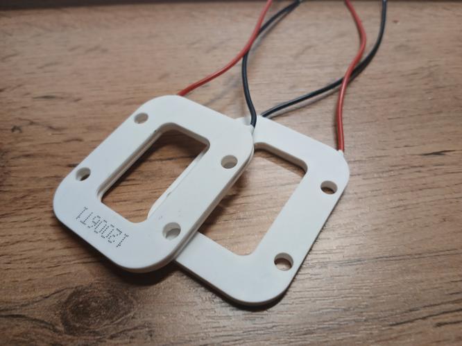 Подробный вид элементов охлаждения ручки лазера Изображение Пельтье-чипа внутри диодной манипулы