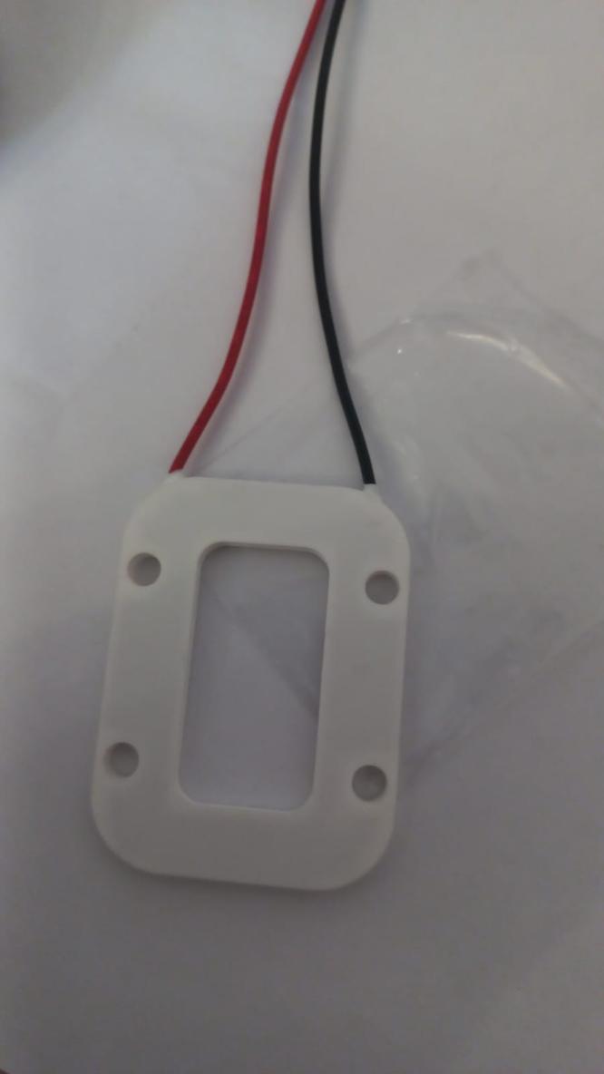 Увеличенное фото термоэлемента Пельтье Съёмка Пельтье-компонентов из ручки лазера