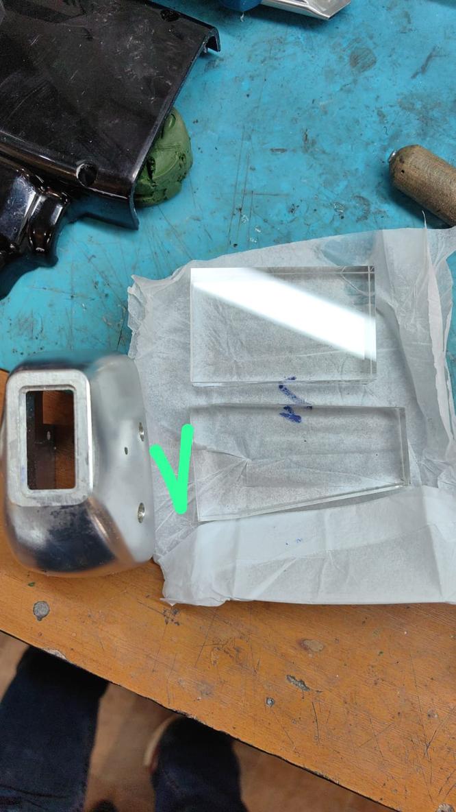 Призматический элемент и окно ручки лазера Призма и прозрачная линза лазерной манипулы