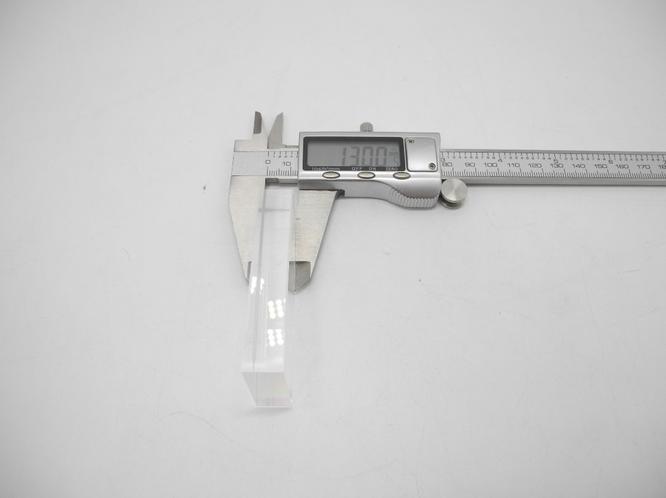 Призма с оконным стеклом в ручке диодного аппарата Призма и стекло на торце лазерной манипулы