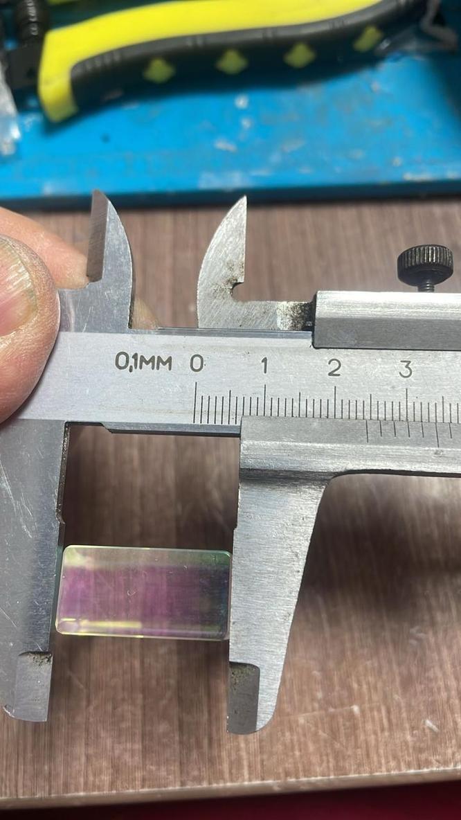 Выходной блок манипулы — призма и стекло Комбинация призмы и стекла в лазерной ручке